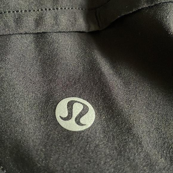 Lululemon Women's  Run short 4 - Picture 6 of 9